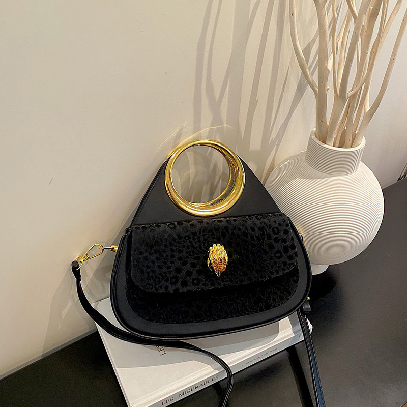 New French Retro Underarm Bag for Women, High-End Metal Ring Handbag, Niche Design, Single Shoulder Crossbody Bag New French Retro Underarm Bag for Women, High-End Metal Ring Handbag, Niche Design, Single Shoulder Crossbody Bag