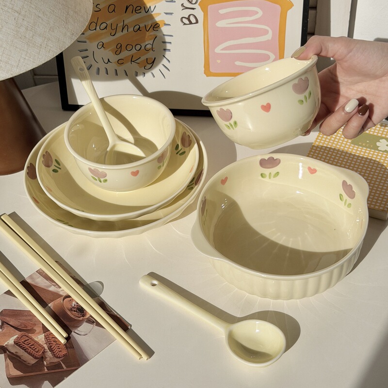 Creamy Tulip Ceramic Dinnerware Set for Home Use, High Aesthetic Value, Simple and Stylish, Underglaze Color Rice Bowls and Plates