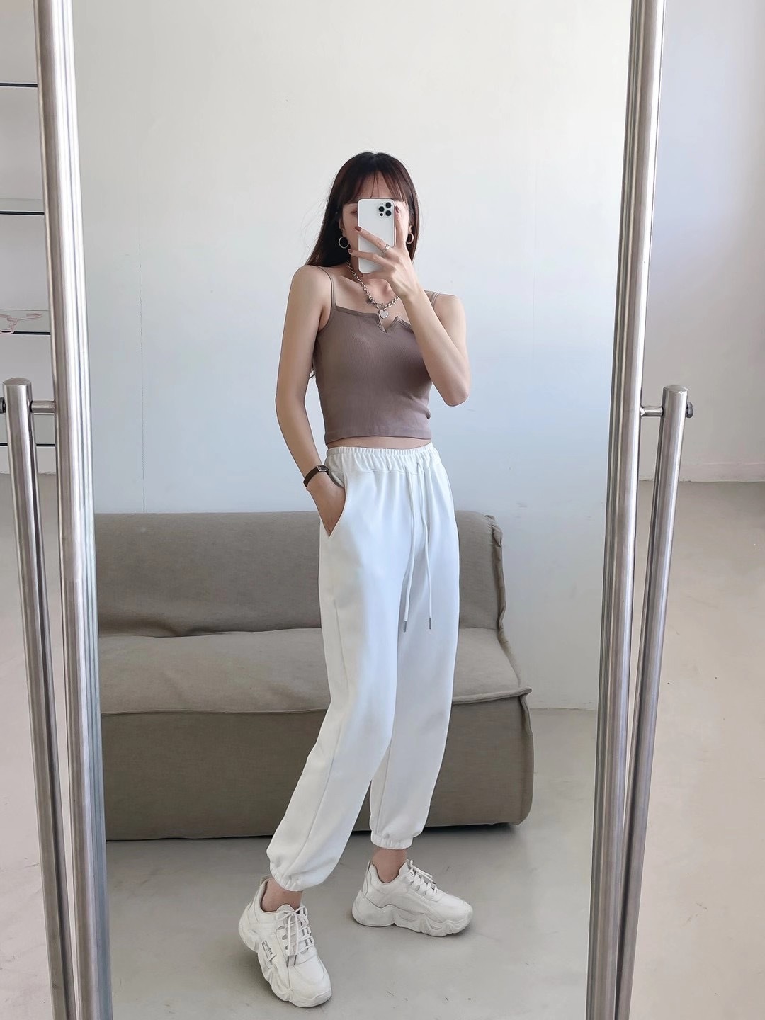 Nuevo estilo de la belleza de nuevo pequeño cuello en V camisola versátil desgaste exterior superior americano nicho estudiante fijo Copa ropa interior