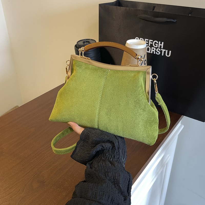 Cross-Border 2026 New Model High-Quality Vintage Crossbody Bag Velvet Shell Bag Niche Color-Blocking Versatile Handbag Shoulder Bag