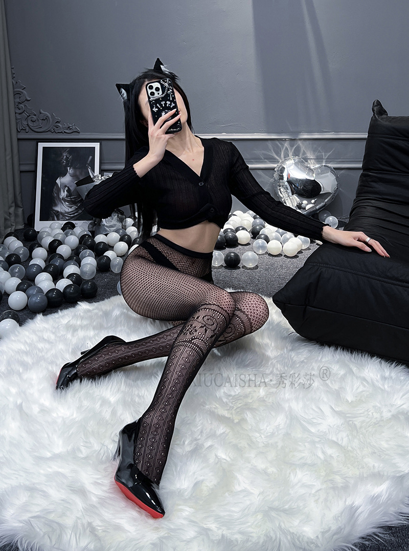 Hollow-Out Fishnet Stockings with Garter Jacquard, High-Waisted Black Mesh Pantyhose — detail image 3