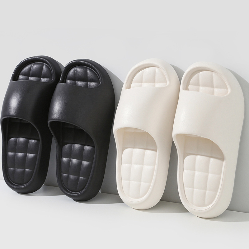 Wholesale Plaid Slippers for Men, Soft-Soled Indoor New Fashion Slippers, Casual Home Bathing Slippers, Women's Slippers