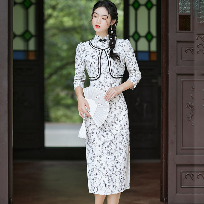 White floral qipao dresses for women girls  cheongsam shawl  elegant lady modified cape photos shooting cheongsam miss etiquette show host dress