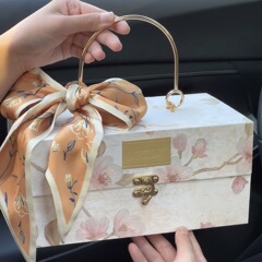 2025高級感ファッション金属手持ちギフトボックス箔押しロゴ結婚ギフトボックスメーカー卸売り