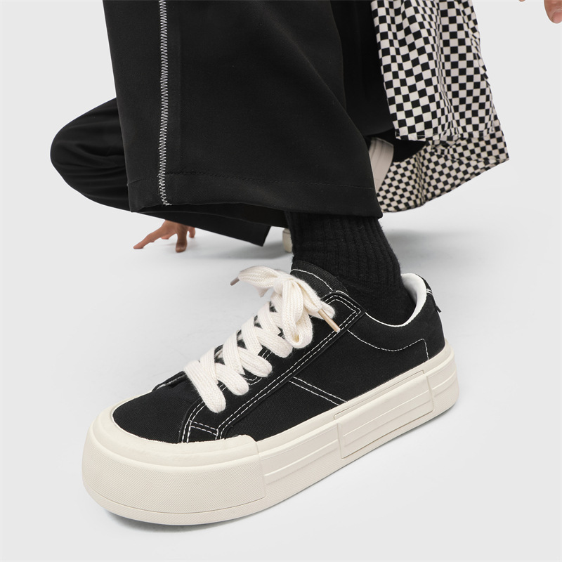 Zapatos de lona casuales 2025 nuevos zapatos de tabla bajos moda estilo Hong Kong zapatos de plataforma de bizcocho de verano para estudiantes