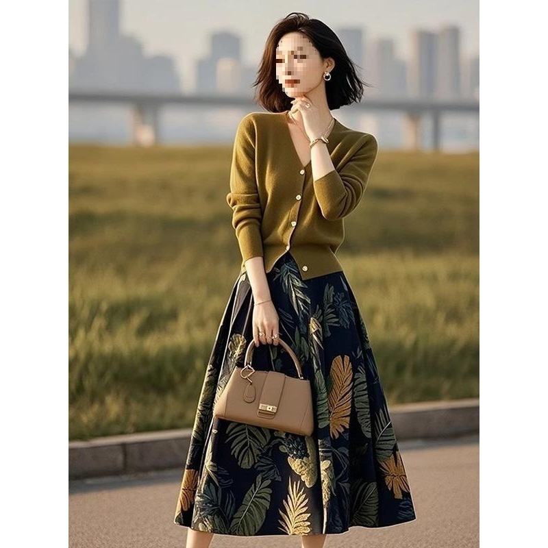 今年流行的一整套针织套装2025女装新款开衫上衣印花半身裙两件套|undefined