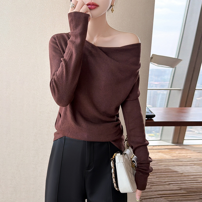 2026 Autumn/Winter New Collection: Women's Long-Sleeve Knit Top with a One-Shoulder Design, Made of Fine Wool, Featuring a Pleated, Solid-Color Base Layer 2026 Autumn/Winter New Collection: Women's Long-Sleeve Knit Top with a One-Shoulder Design, Made of Fine Wool, Featuring a Pleated, Solid-Color Base Layer