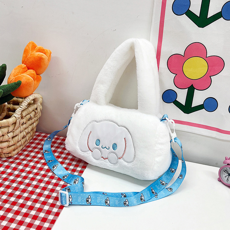 Venta al por mayor de fábrica bolsa de felpa juguete bolsa de mensajero Kulomi peluche de oso de fresa bolso japonés Sanrio