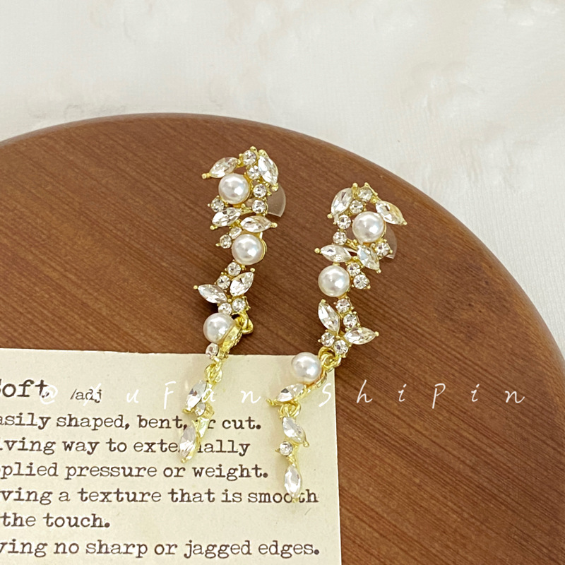 Orecchini minimalisti lunghi a forma di farfalla con perle, stile lussuoso, di alta qualità, alla moda e raffinati_voghion.com