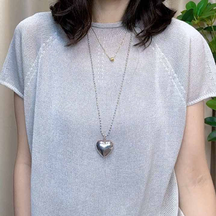 Factory Order for High-End Ready-To-Wear Clothing: Fashionable and Versatile Short-Sleeve Knit Top with Rolled Edge Collar in Paper Tencel, Women's Beige Gray Factory Order for High-End Ready-To-Wear Clothing: Fashionable and Versatile Short-Sleeve Knit Top with Rolled Edge Collar in Paper Tencel, Women's Beige Gray