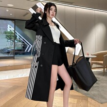 2025春夏D家新款侧边拼接条纹字母双排扣翻领长款风衣外套