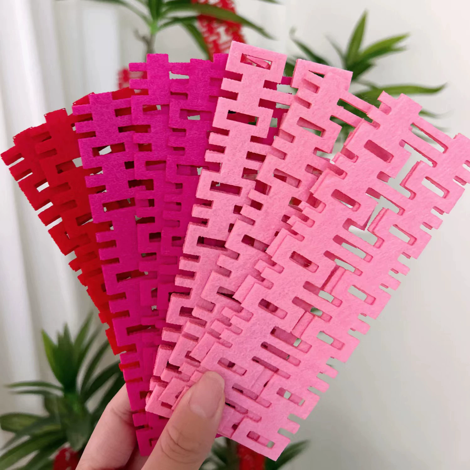 Нетканый счастливый персонаж украшения свадебной комнаты Длинный счастливый персонаж Свадебный кулон Свадебный Войлок Счастливый Персонаж Стикер