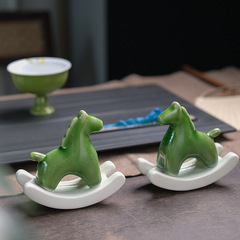 Ceramic Green Horse Tea Pet Ornament, Creative Shake Shake Small Horse Home Decor, Living Room Study Home Decor Item