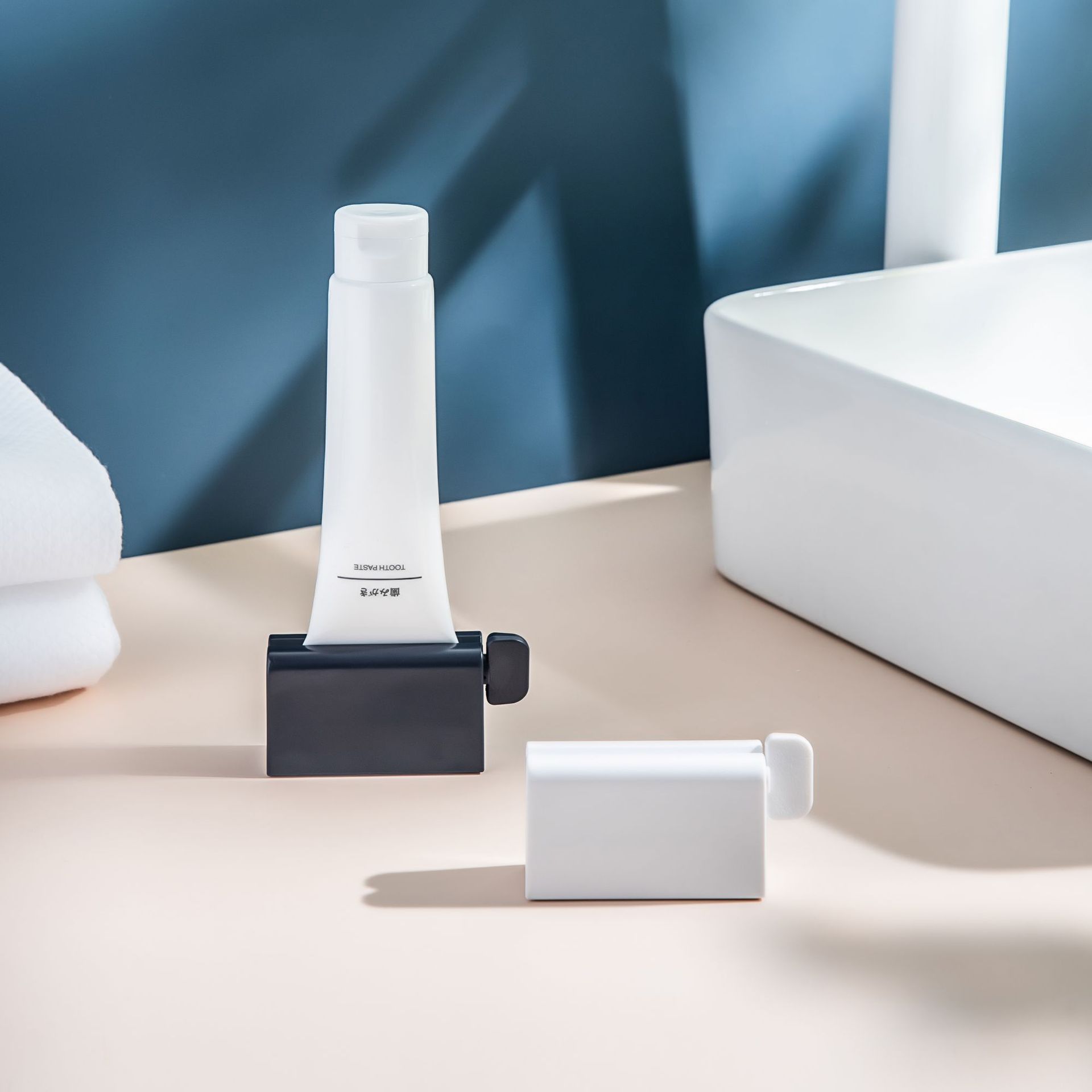 Automatischer Zahnpasta-Drücker mit Clip-Funktion fürs Badezimmer – kein Bohren erforderlich_voghion.com