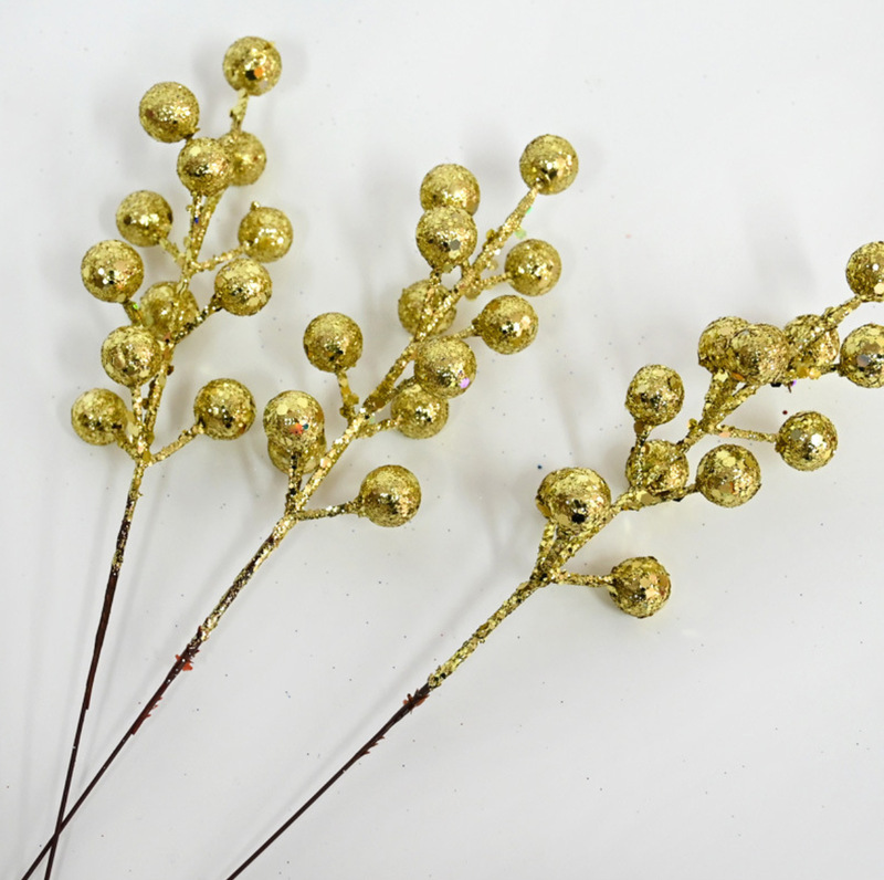 Customized artificial red holly fruit Christmas and New Year's Eve flower bucket DIY accessories 12-pronged fortune fruit berries Customized artificial red holly fruit Christmas and New Year's Eve flower bucket DIY accessories 12-pronged fortune fruit berries