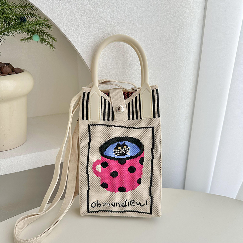 Gato de taza de té beige