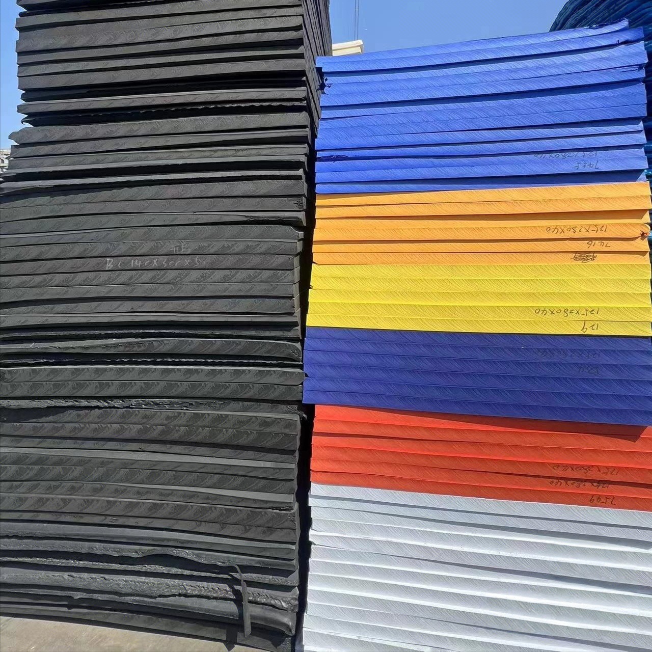 现货批发彩色EVA泡沫片材 38度大红色黄色深蓝色天蓝色EVA板材