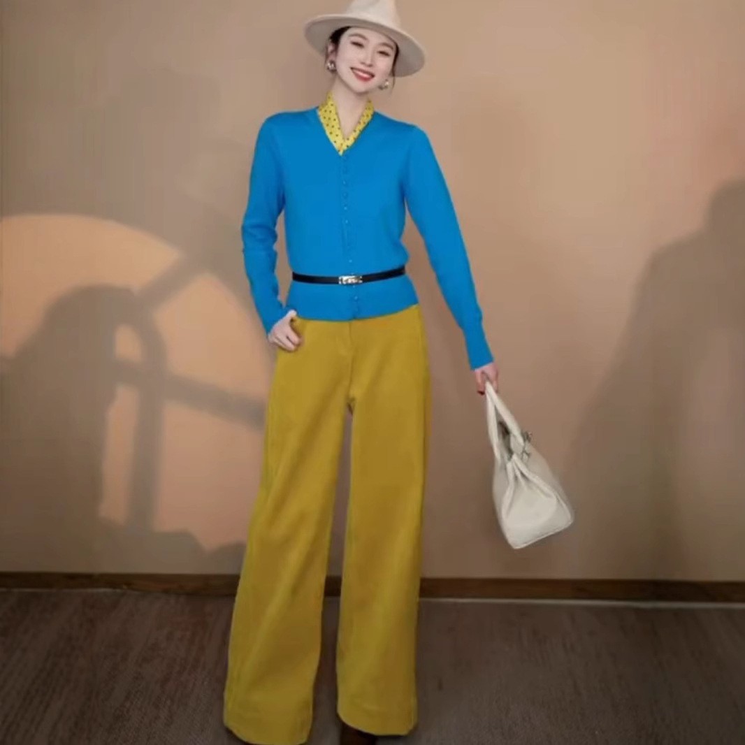 [슈트] 녹색 상의 + 노란색 바지 (스카프, 벨트 없음)