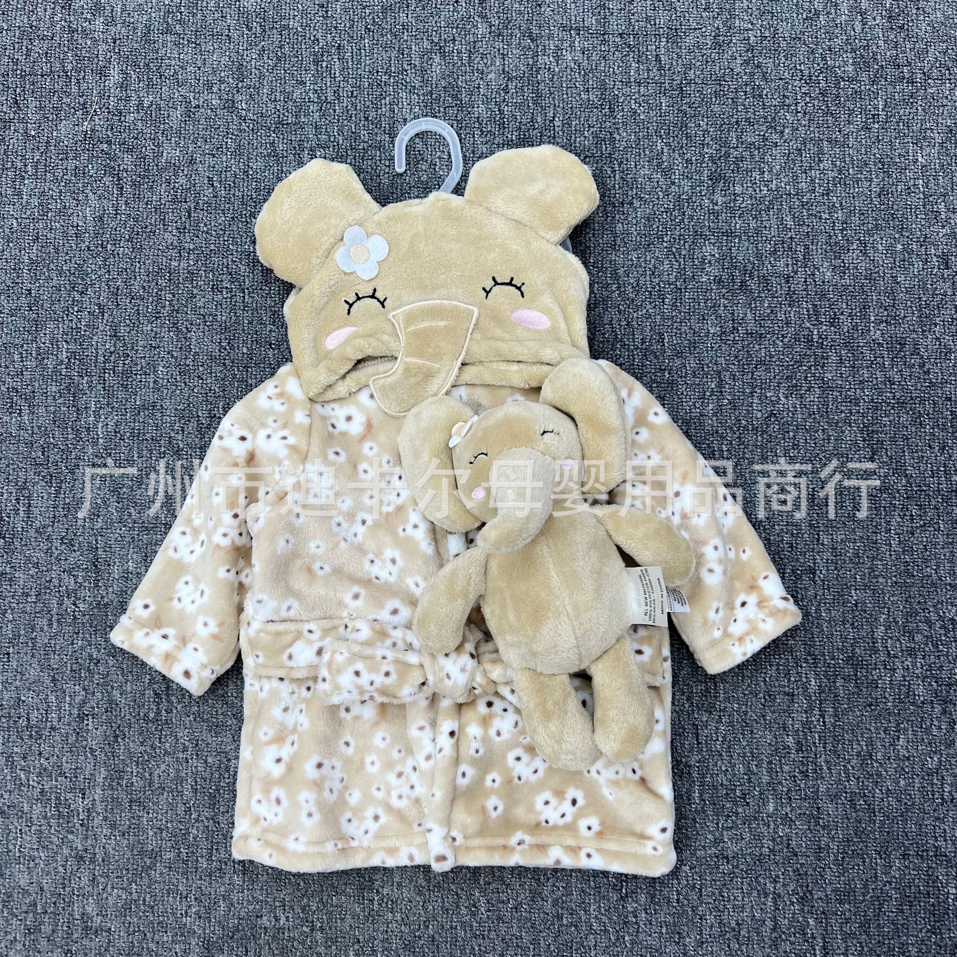 Transfronterizos para el comercio exterior 2026 nueva ropa infantil para bebés 0 ~ 1 años toallas de terciopelo de coral bata de baño juguetes 2 juegos