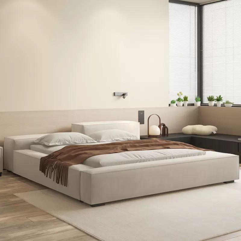 极简侘寂风布艺床现代简约高低床头一体双人床落地床卧室榻榻米床