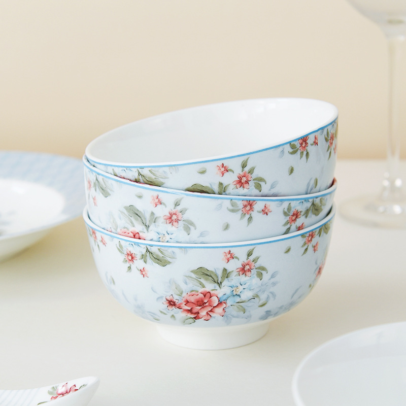 Flores románticas de alto valor de hueso de porcelana cubiertos set platos cucharas casamiento nuevo set de cubiertos de cerámica palillos set