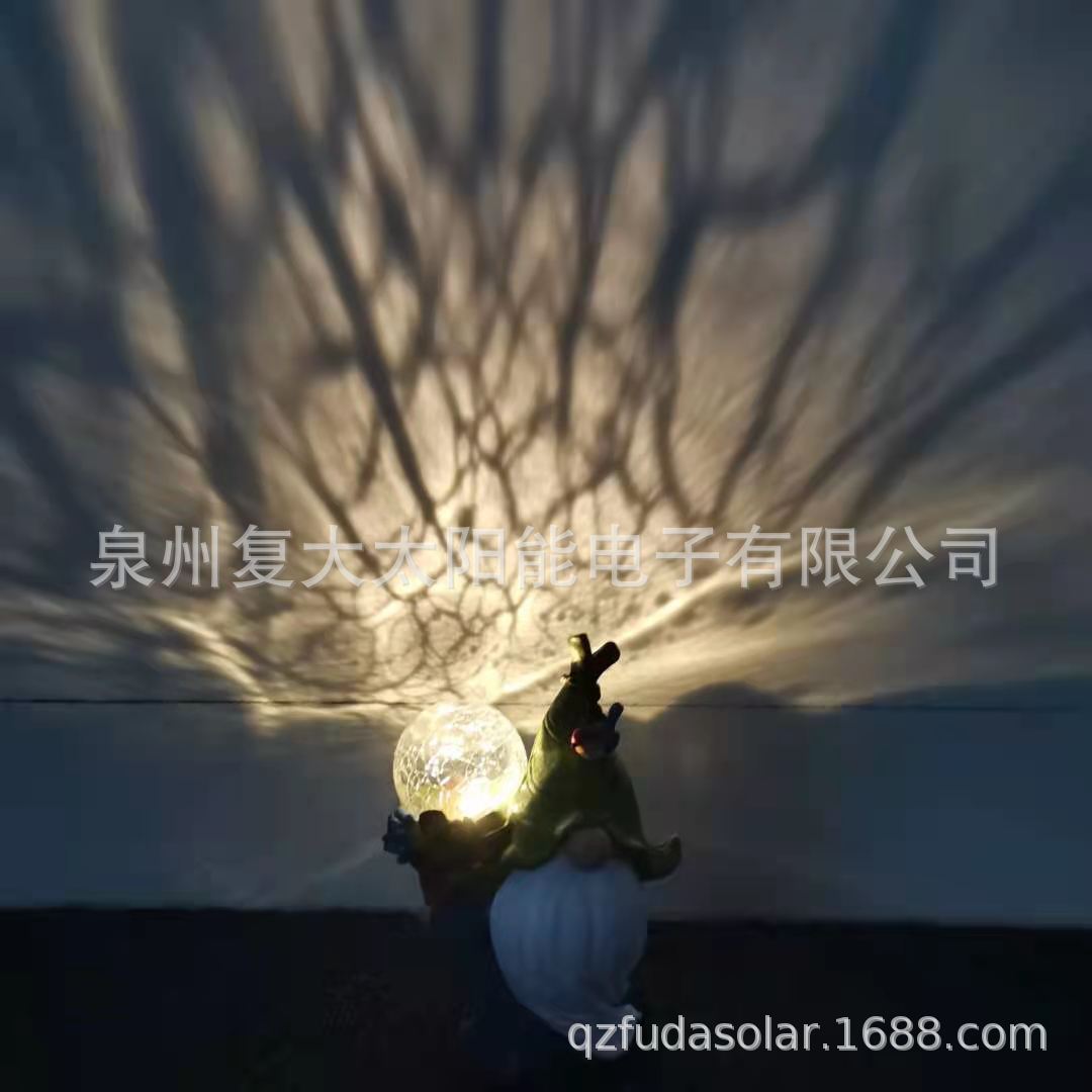 彩色太阳能树脂小矮人灯 LED玻璃球树脂小精灵户外花园树脂工艺灯