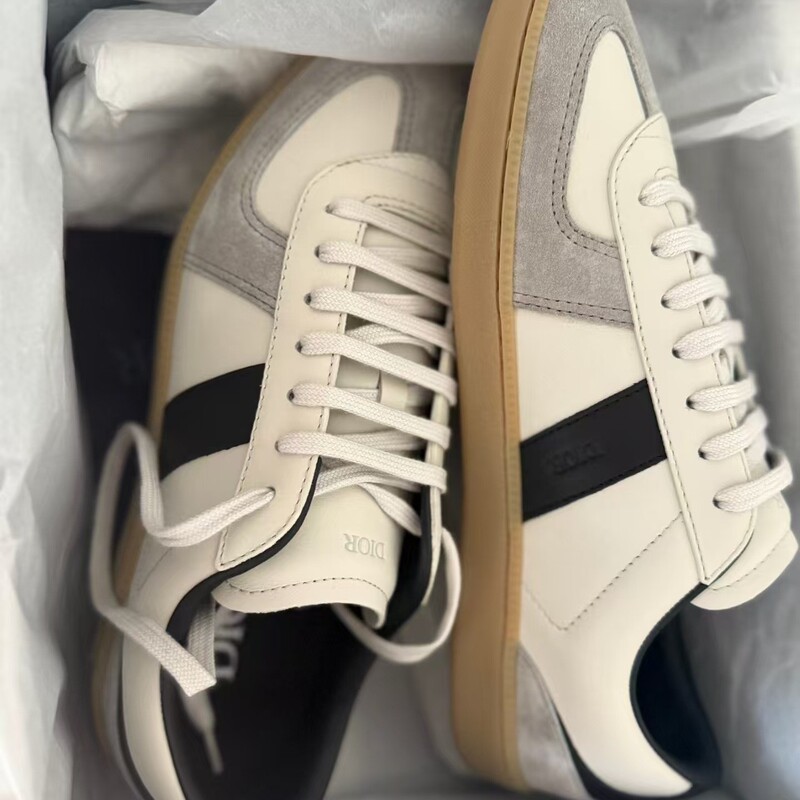 2025 Genuine Leather B01 Lace-Up White Shoes for Men and Women, Fashionable and Versatile Flats-Soled Casual Sports Moral Training Shoes for Couples