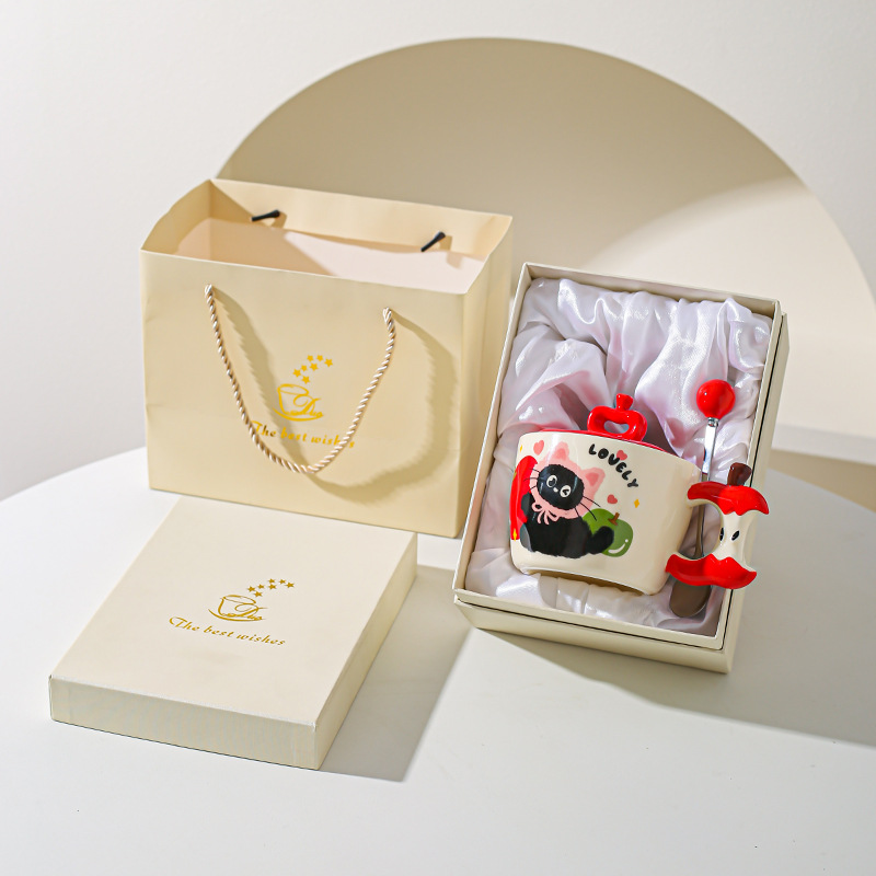 Taza de gato de manzana creativa con tapa de alto valor de pareja taza de cerámica taza de regalo de mano taza de desayuno para amigos