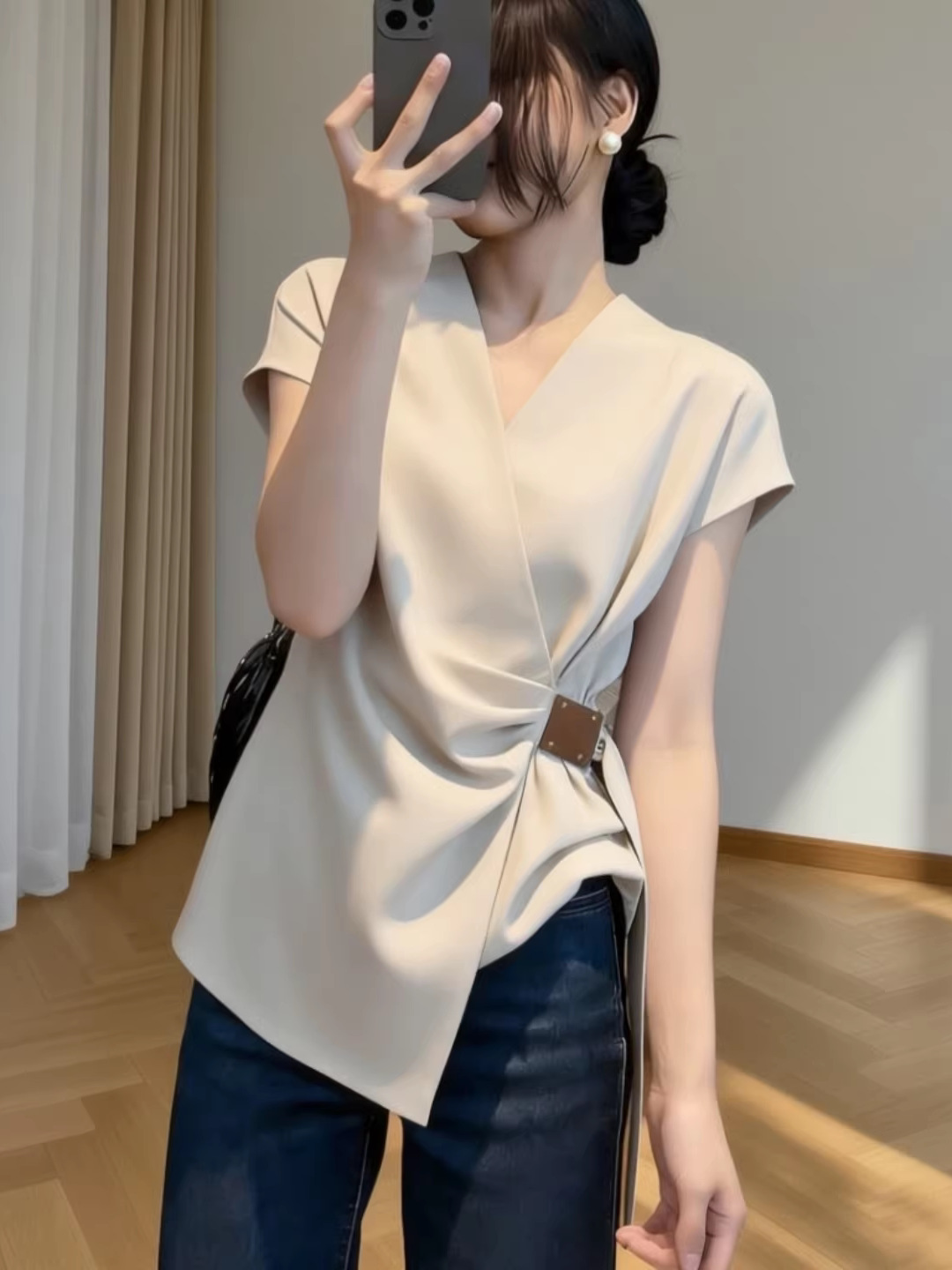 Áo thun nữ cổ chữ V tay ngắn kiểu Pháp, thiết kế eo thon không đối xứng — màu mơ