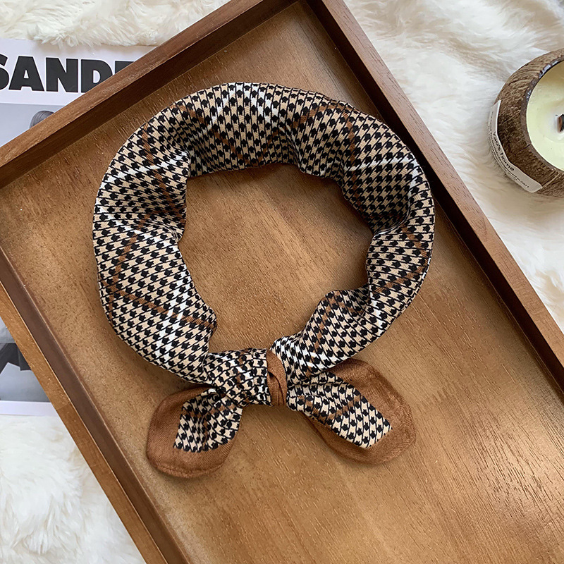 Bufandas de seda cuadrada alta sensación 2025 nuevo engrosado calentamiento bufandas de cuadros de pájaros paquete bufandas de cuello bufandas al por mayor