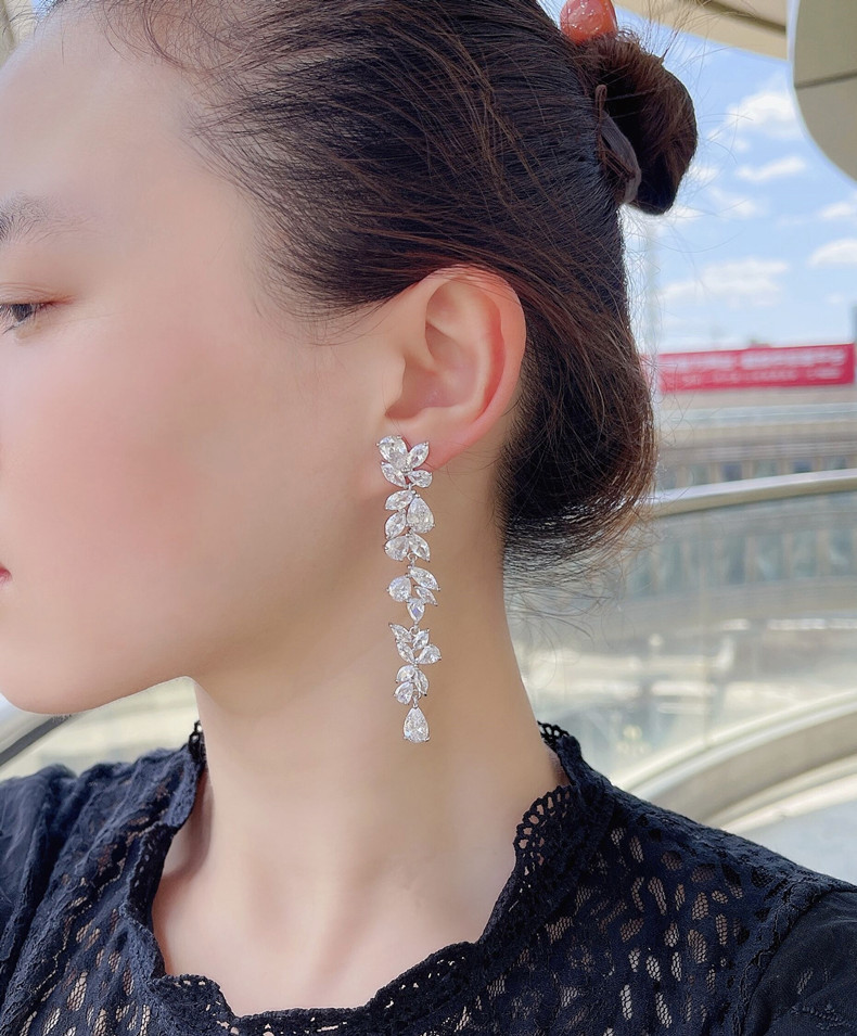 Daily Occasion Copper Material 1 Pair Exaggerated Shiny Leaf Water Droplets Plating Inlay Copper Zircon White Gold Plated Drop Earrings