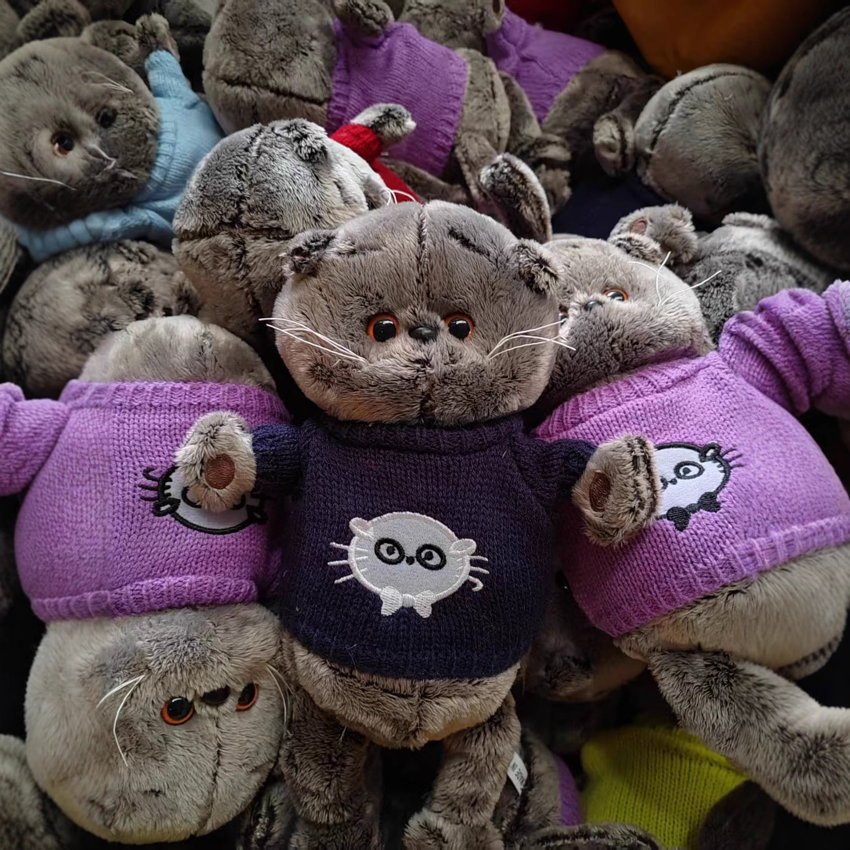 Grenzüberschreitendes Plüschtier: Schwarze Cartoon-Katze, niedliche Kätzchenpuppe, Kinderschlafkissen, Geburtstagsgeschenk_voghion.com