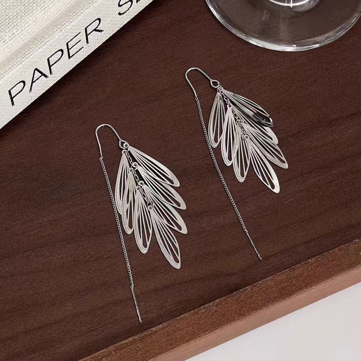 Especial estilo francés largo de lisilla mosquito bandeja de orejas sin agujeros de orejas femenina universal moda exquisita alta sensación de orejas