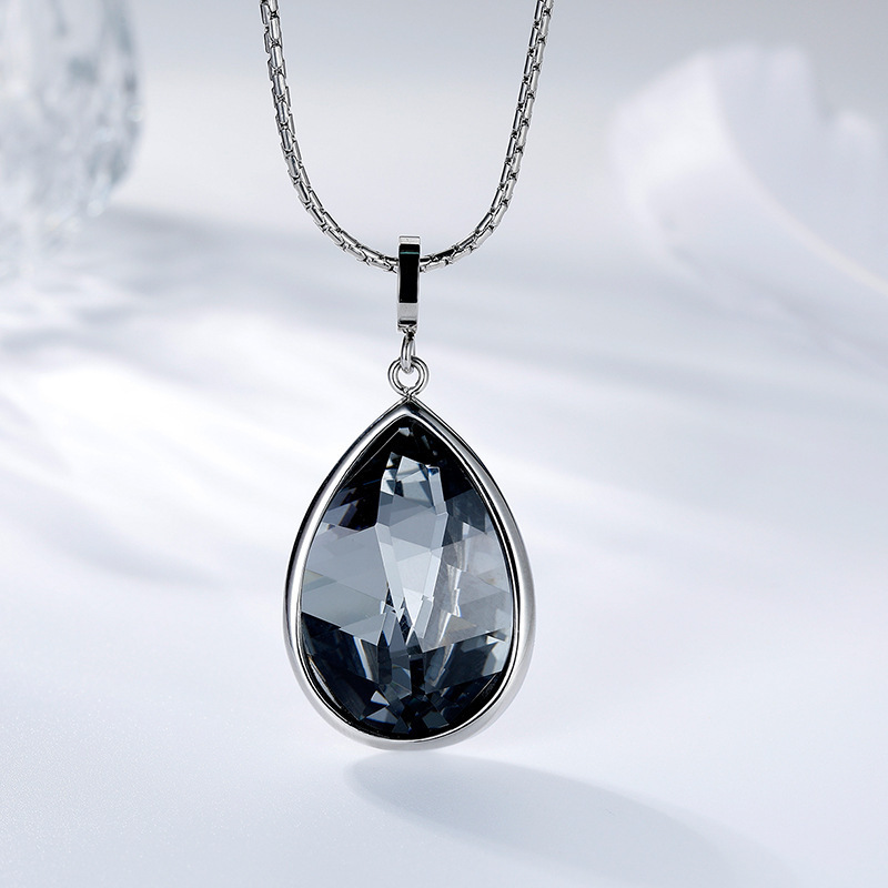 Cross-Border Hot-Selling Retro Blue Eye Water Drop Gemstone Pendant Titanium Steel Couple Clavicle Chain Stainless Steel Jewelry Can Be Customized