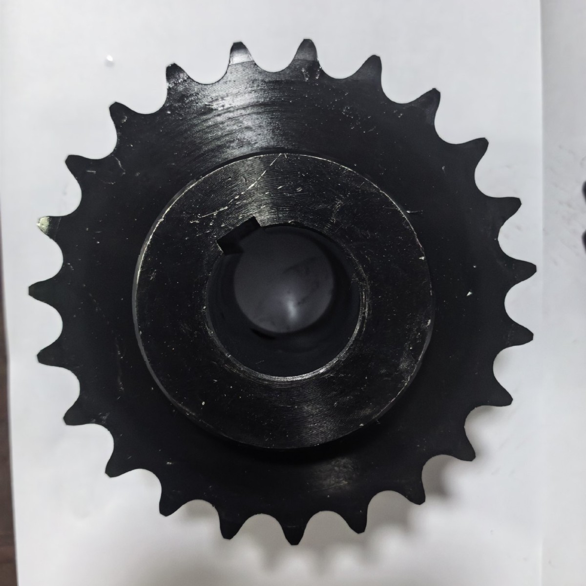 Sprocket manufacturer has a large stock of 45 steel A3 high-precision finished hole sprockets in various specifications, high-frequency hardened and blackened