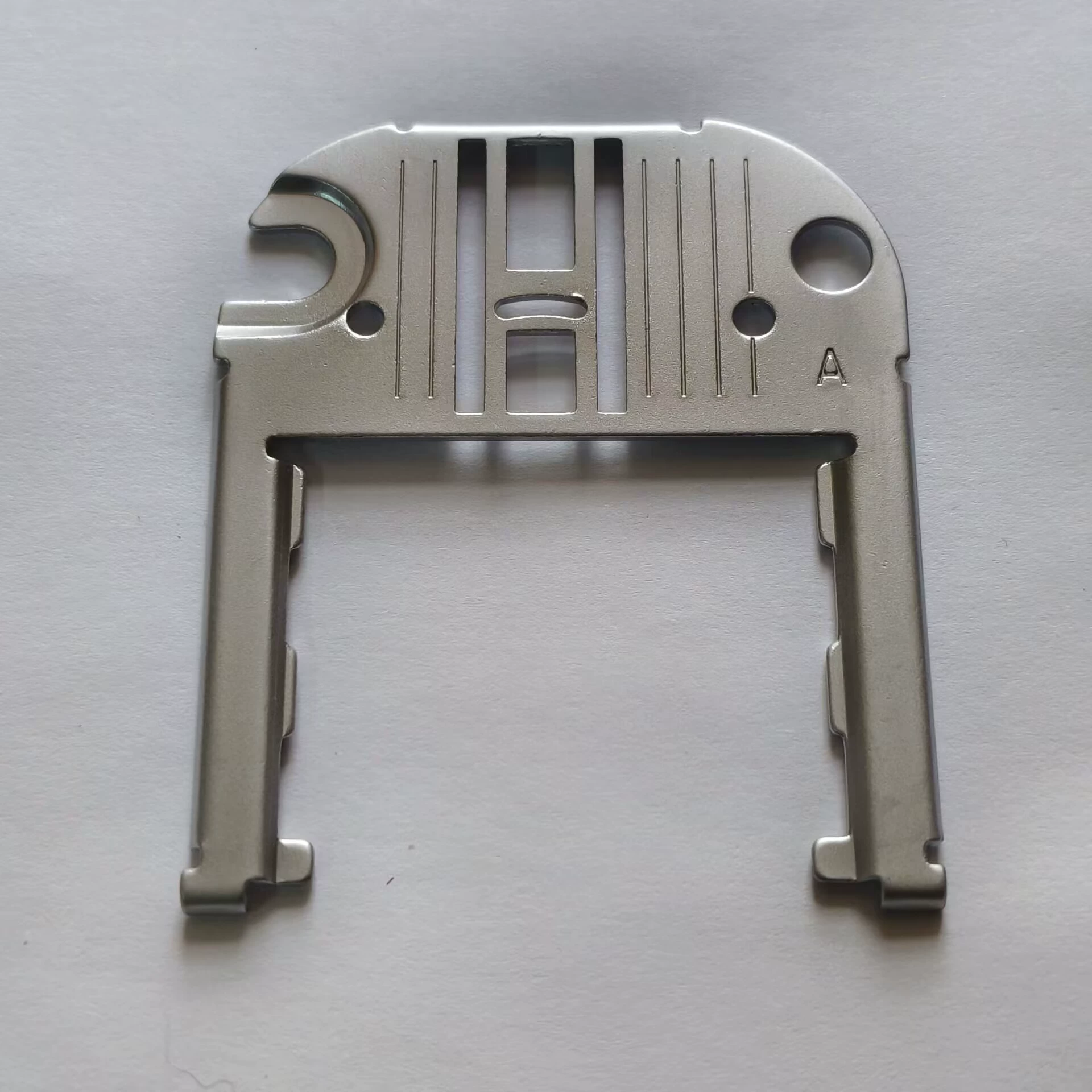 359839-900SINGER швейная машина игольная доска