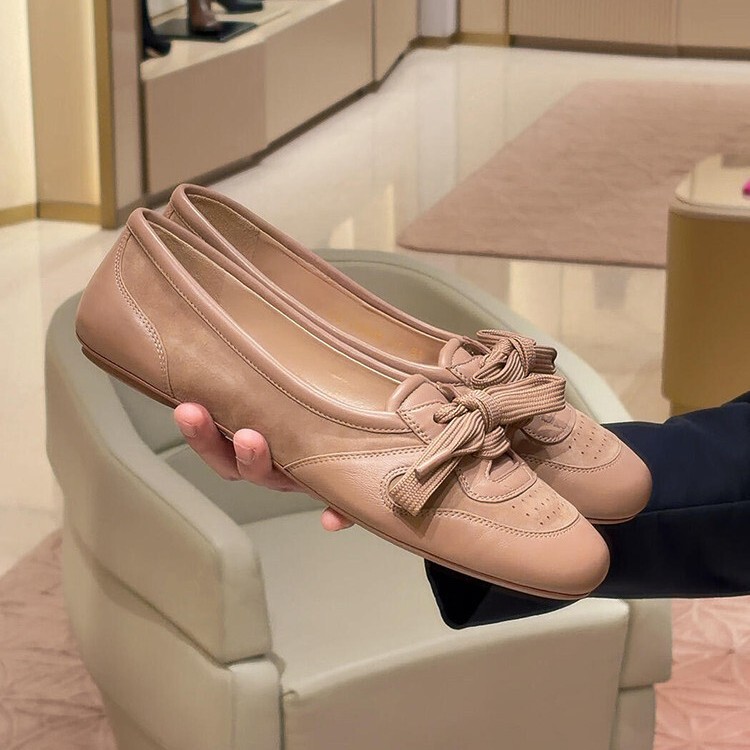 Sheepskin Version~ Casual Retro Genuine Leather Lace-Up German Training Shoes for Women, Fashionable and Versatile Ballet Shoes for Commuting