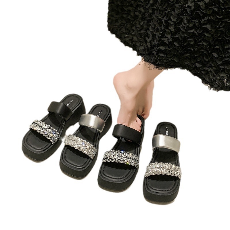 Stepping on excrement thick-soled slope heel rhinestone slippers for women wholesale summer new all-match square toe open-toe sandals
