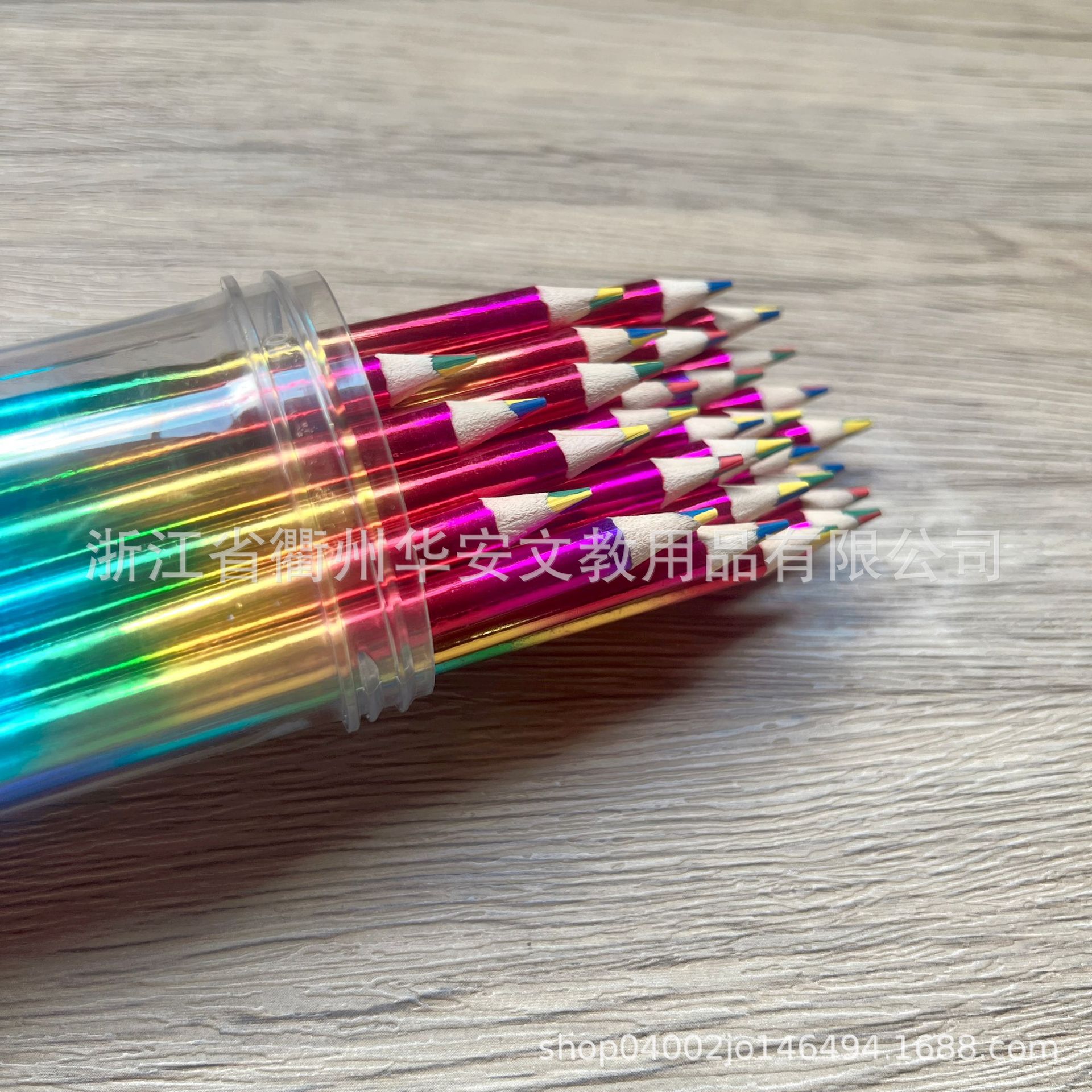 Venta directa de fábrica Arco Iris cuatro colores concéntricos color plomo divertido pintado a mano color lápiz pequeño libro rojo mismo estilo al por mayor