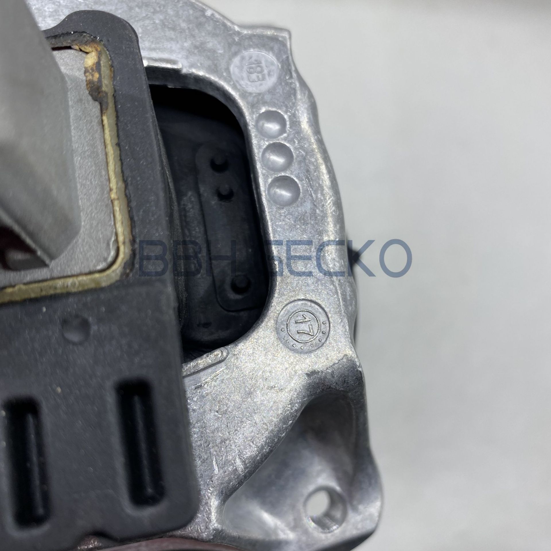 22116860463 22116860464 (7)