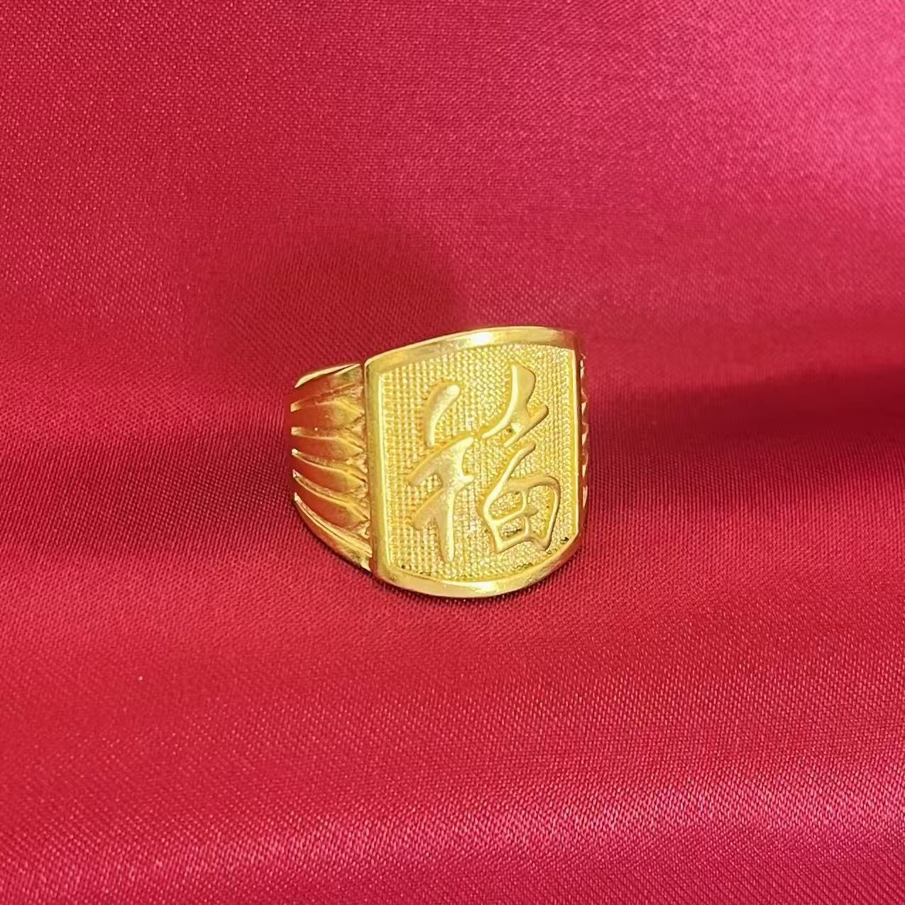 黄銅の金メッキの福の金儲けの指輪の男性の多種類の車の花は宝の蛇口の関公の戒子の金メッキの指輪を招きます。