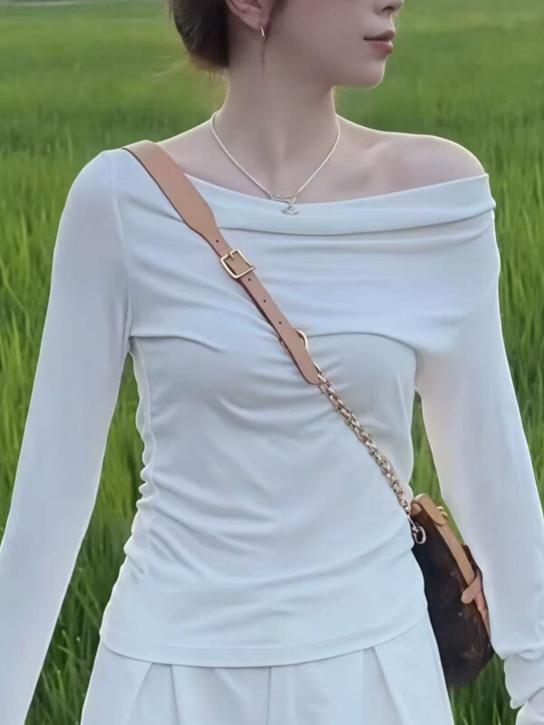 韩系气质露背一字肩上衣女秋季穿搭设计感小众辣妹风黑色长袖T恤|undefined