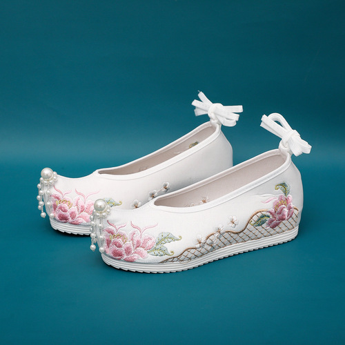 antique flower beautiful hanfu in embroidered shoes become warped head wedding shoes