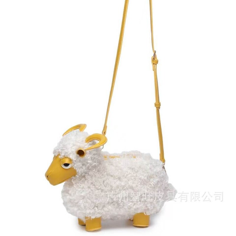 Three-color patch plush bag for women, new Japanese-style autumn and winter cute soft girl coin purse, lamb wool lipstick bag Three-color patch plush bag for women, new Japanese-style autumn and winter cute soft girl coin purse, lamb wool lipstick bag