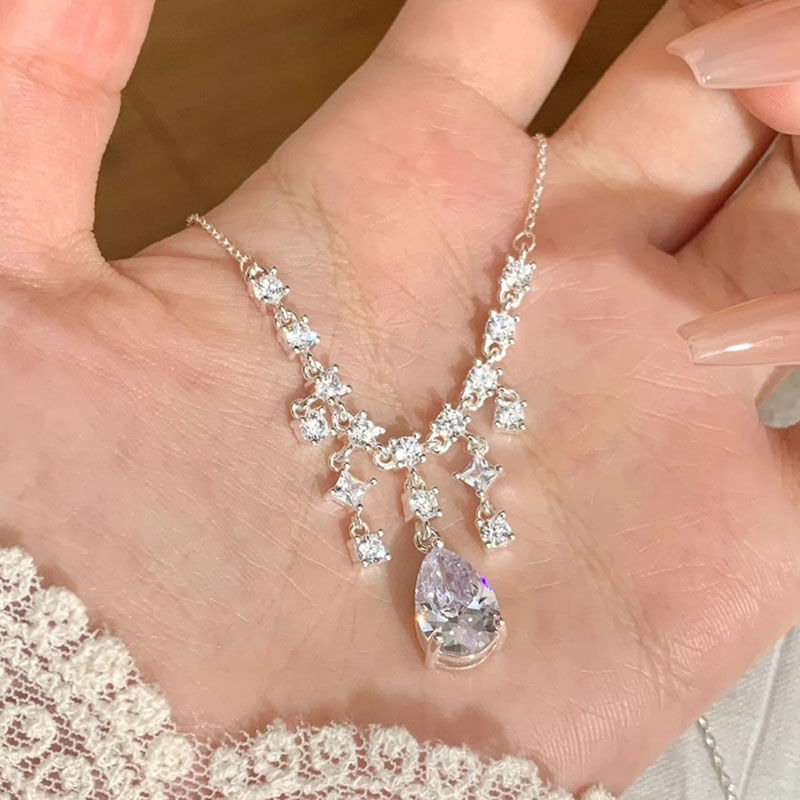 Brass Material Solid Color Pattern Women's Gender Simple Style Solid Color Brass Zircon Pendant Necklace In Bulk