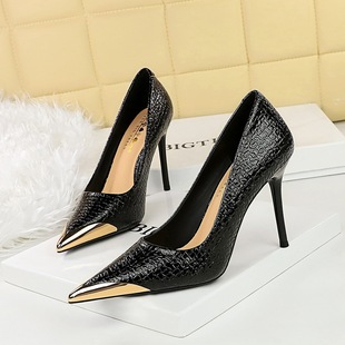 3739-8 European and American Retro High Heels, Stiletto Banquet Women's Shoes, Snake Pattern Patent Leather Shallow Mouth Metal Pointed Toe High-Heeled Shoes