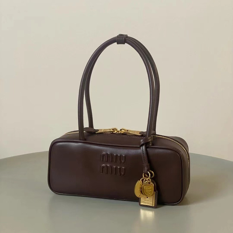 2025Miu New Long Handle Bowling Boston Pillow Bag Commuter Versatile Shoulder Handbag Trendy Women's Bag 2025Miu New Long Handle Bowling Boston Pillow Bag Commuter Versatile Shoulder Handbag Trendy Women's Bag