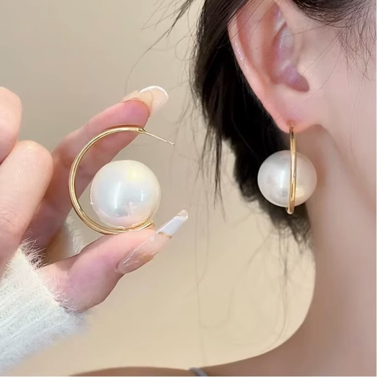 1 Pair Modern Style Geometric Plating Mixed Materials Drop Earrings display picture 2