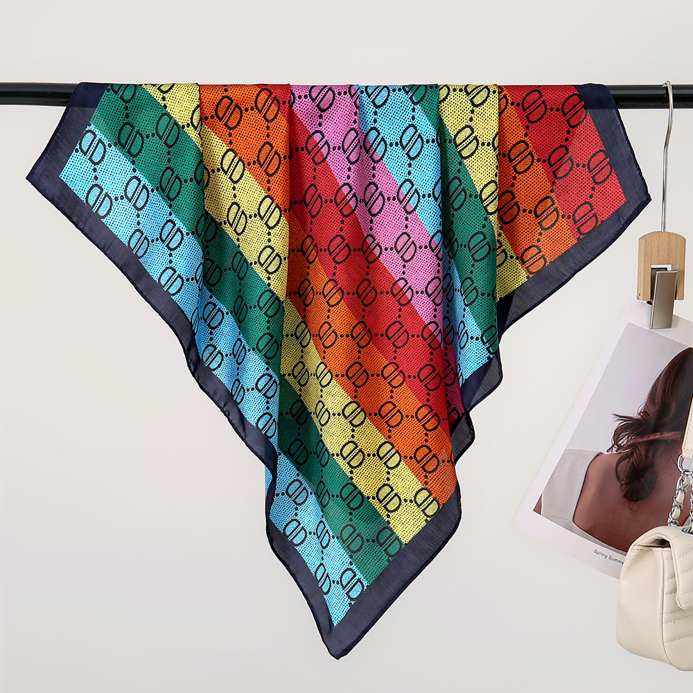 Corea del Sur marca impresa de contraste 70 bufandas de seda de imitación bufandas de moda arco iris bufandas de satén protector solar mayorista