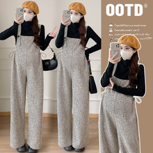 原创实拍2024冬季条纹宽松显瘦百搭孕妇针织上衣+背带裤前后两穿